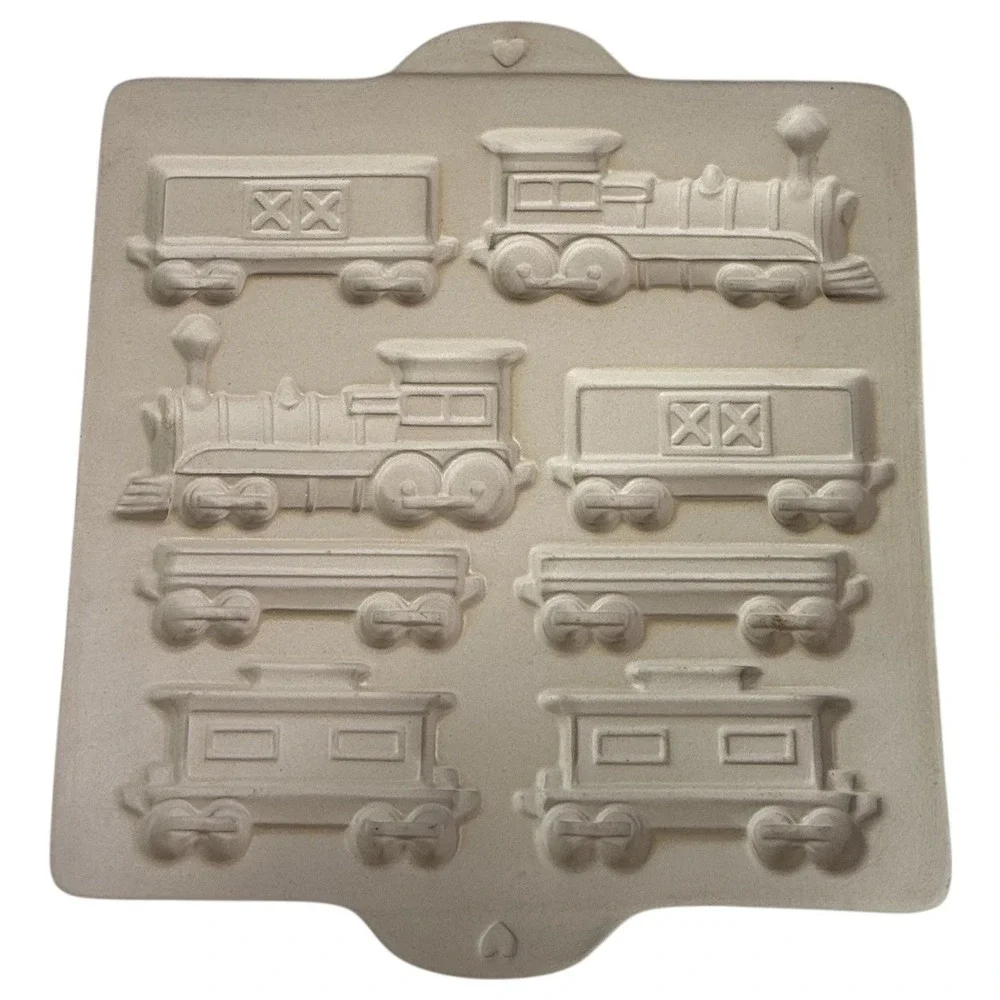 1998 VTG Pampered Chef Gingerbread Mold Home Train Stoneware Pan Frosting Bag‎